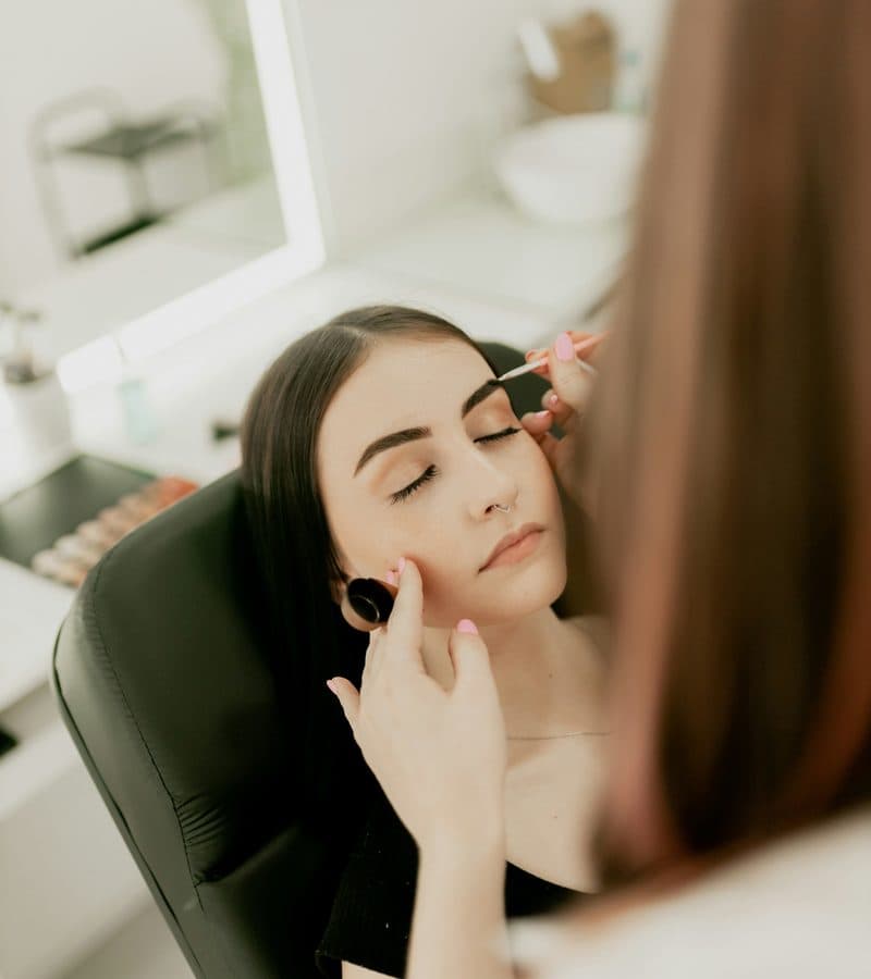 Beauty salon, makeup treatment